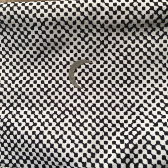 ZYIA Active Black White Geometric Print Crops Sz 8-10 - Picture 6 of 7